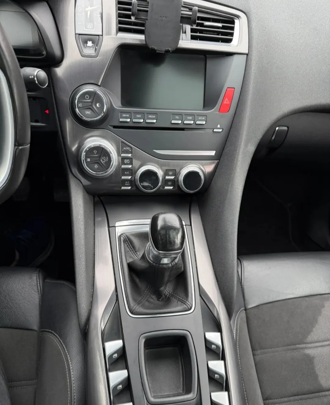 DS DS5 Blue HDI Sport 150 SyS 6v Style CITROEN DS 5 BlueHDI 150 SyS 6v Style Nuevo DS 5 BlueHDI 150 S&S 6v Style - AUTOS BEYSANT