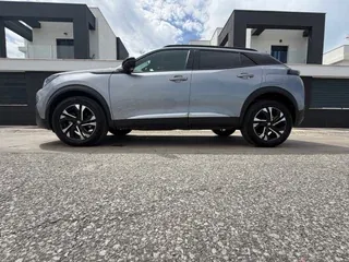 Peugeot 2008 Peugeot 2008 Allure Pack Puretech 130 SS EAT8 - AUTOS BEYSANT