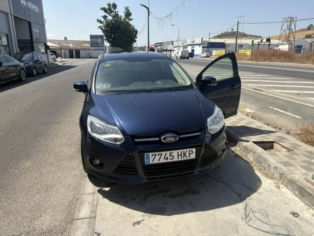 Ford Focus Ford Focus 1.6 TDCi 115cv Trend Sportbreak - AUTOS BEYSANT