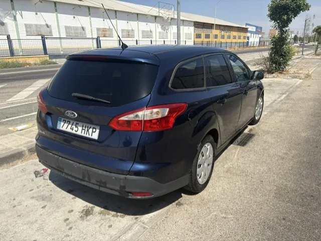Ford Focus Ford Focus 1.6 TDCi 115cv Trend Sportbreak - AUTOS BEYSANT